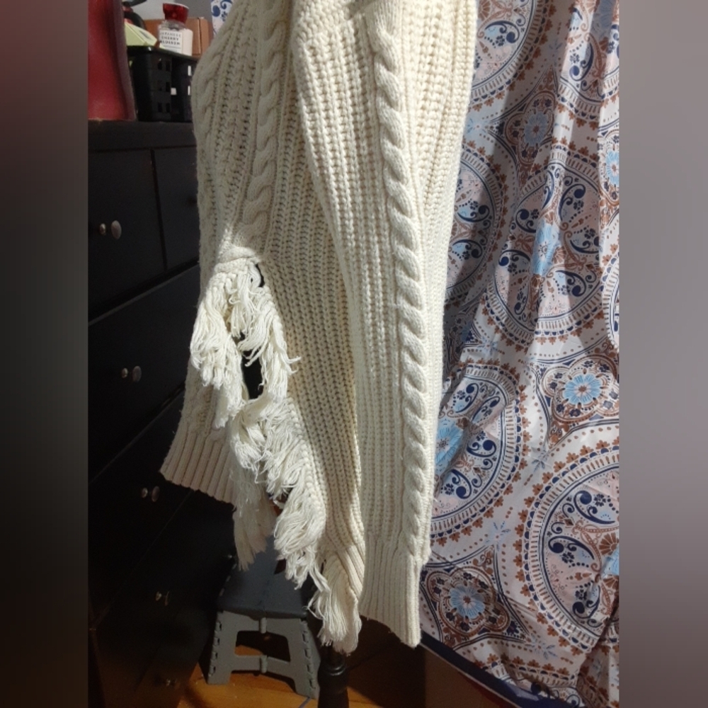 J Crew Women's Cream Color PullOver Sweater Side Ruffled Bottom Flare Chunky - Picture 6 of 9